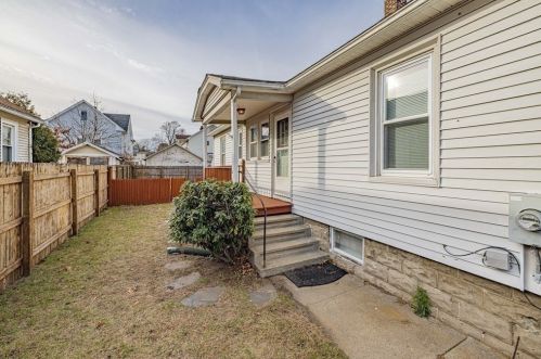 32 Monrovia St, Springfield MA 01104-3113 exterior