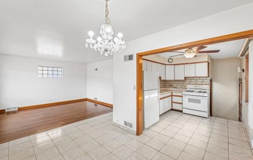 5431 Newcastle Ave, Chicago IL 60638-2303 exterior