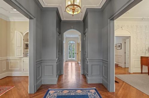 2817 Dover Rd, Atlanta GA 30327-1209 exterior