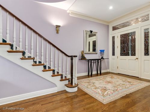 2042 Cleveland Ave, Chicago IL 60614-4509 exterior