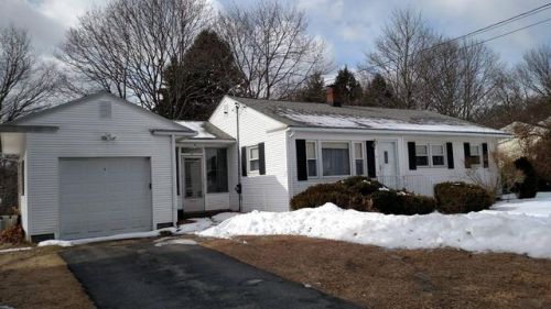 77 Clayton Ave, Methuen, MA 01844-2742