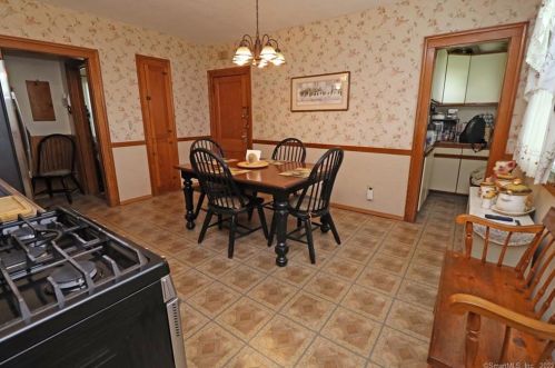 235 Oak St, New Britain CT 06051-1219 exterior