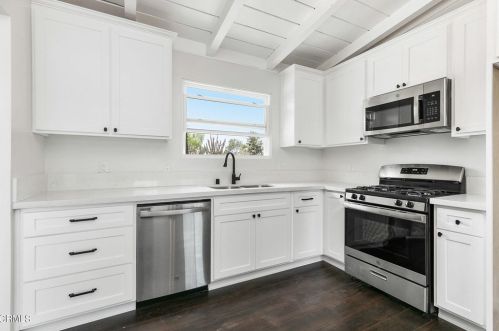 974 Orange Dr, Oxnard CA  93036-1834 exterior