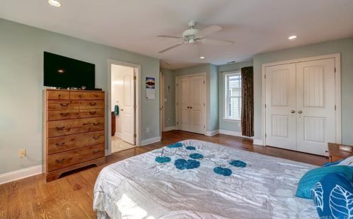 47 Chester St, Milford CT 06460-7421 exterior