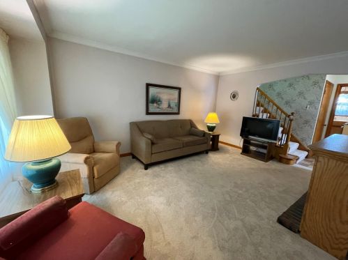 6201 Meade Ave, Chicago, IL 60638-4333