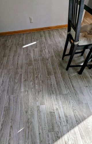 4914 104, Milwaukee WI 53228-3204 exterior