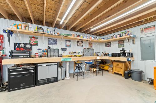 1689 Clover Valley Dr, Duluth MN 55804-9600 exterior