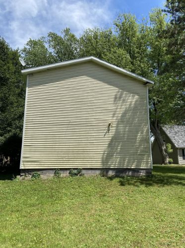 66903 North St, Dowagiac MI  49047-8875 exterior