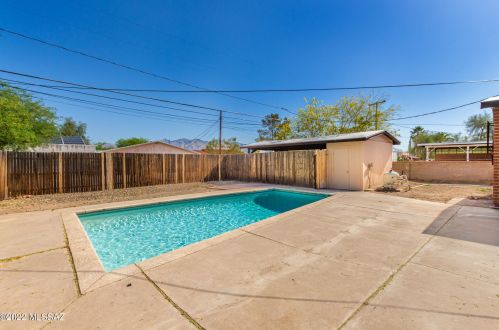 1575 Grant Rd, Tucson AZ  85719-3313 exterior