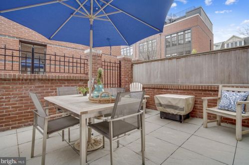 1125 Royal St, Alexandria VA 22314-4310 exterior