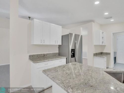 5777 Travelers Way, Fort Pierce FL 34982-4051 exterior