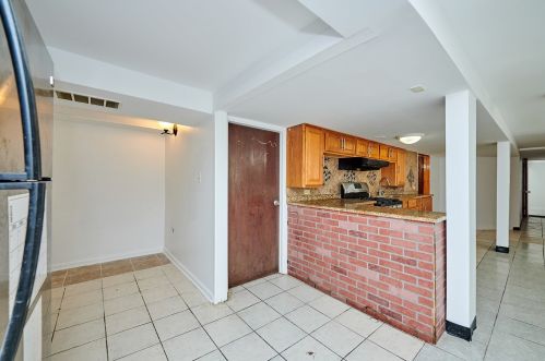 6635 Campbell Ave, Chicago IL 60645-5018 exterior