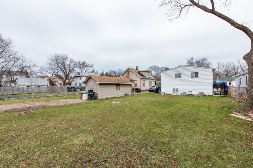 930 Pne St, Waukegan IL 60085-2724 exterior