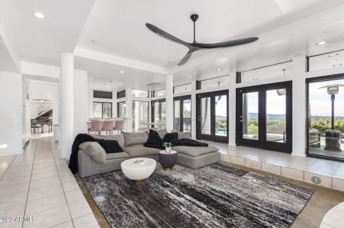 15254 12th St, Phoenix AZ  85022-3805 exterior