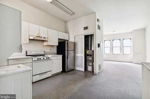 735 Bainbridge St, Philadelphia PA 19147-2008 exterior