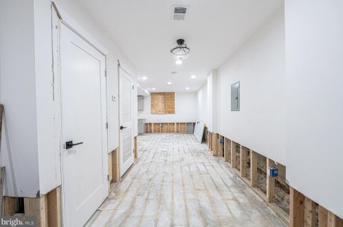 1281 Simms Pl, Washington DC 20002-7837 exterior