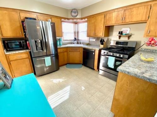 2551 89, Milwaukee WI 53226-1805 exterior