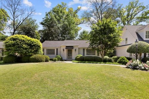 1825 Colland Dr, Atlanta GA  30318-2603 exterior