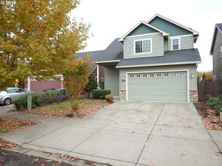 1887 Enchantment Dr, Eugene, OR 97402-7580