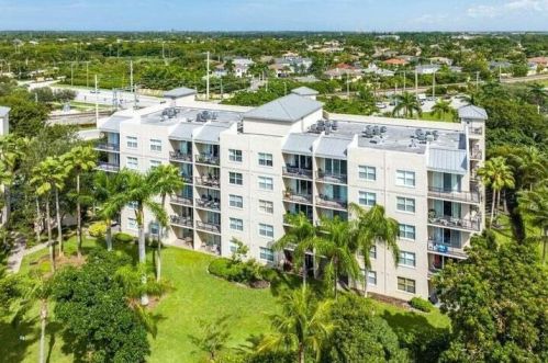 26 Royal Palm Way, Boca Raton FL  26302-7819 exterior