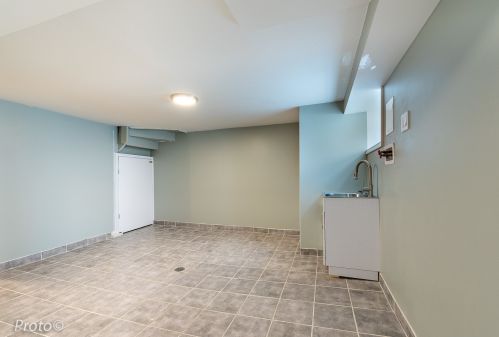 8017 Sacramento Ave, Chicago IL  60652-2732 exterior