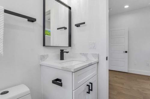 1308 13 St, Austin TX 78702-2553 exterior