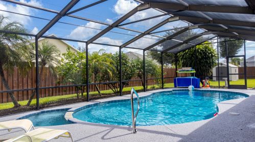 2471 Shell Ave, Fort Pierce FL  34952-6857 exterior