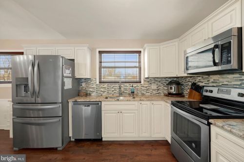 211 California Trl, Browns Mills NJ 08015-5640 exterior