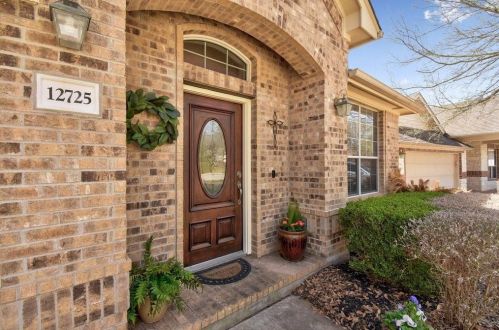 12725 Appaloosa Chase Dr, Austin TX  78732-1970 exterior