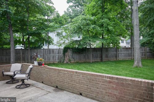 629 Goldsborough Dr, Rockville MD 20850-1905 exterior