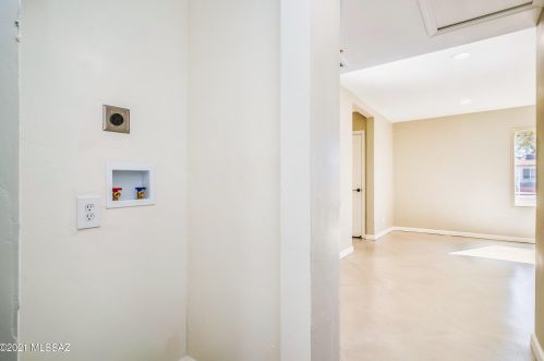 4137 1 St, Tucson AZ 85711-1510 exterior