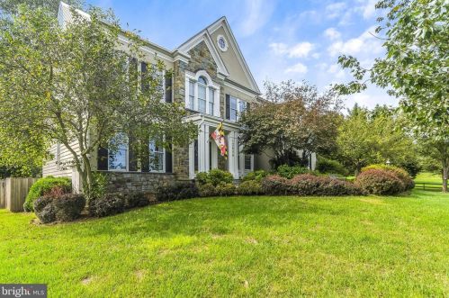 13606 Mt Prospect Dr, Rockville MD 20850-3510 exterior