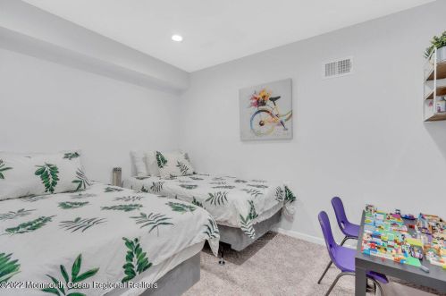 28 Linda Dr, Jackson Twp NJ 08527-5026 exterior