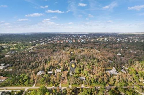 5341 Hickory Wood Dr, Naples FL 34119-1404 exterior