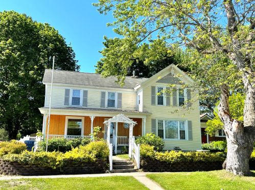 317 Slosson Ave, Reed City, MI 49677-1232