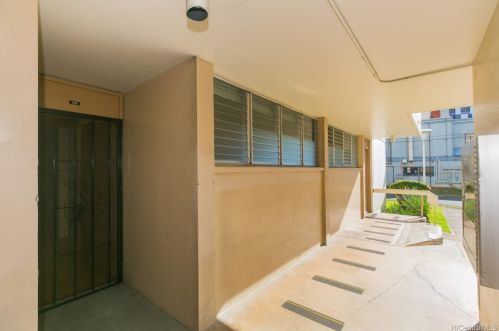 1026 Kalo Pl, Honolulu, HI 96826-1633
