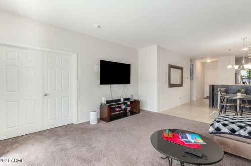 8216 4 Ave, Phoenix AZ 85041-5743 exterior