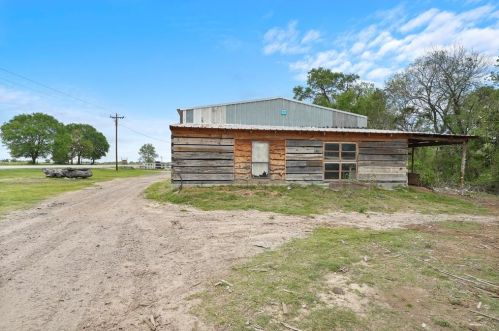 20882 Fm 359 Rd, Hempstead TX  77445-8210 exterior