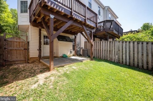 6940 Lerwick Ct, Alexandria VA  22315-5717 exterior