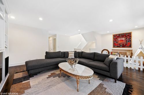 1733 Hoyne Ave, Chicago IL 60647-5541 exterior