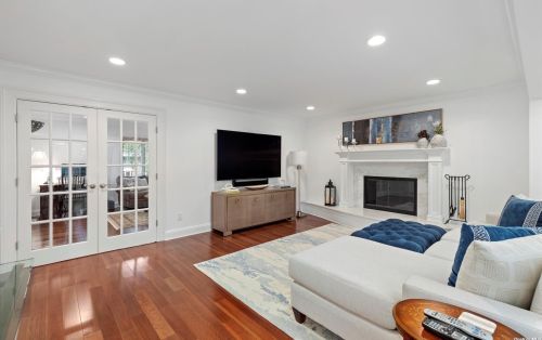 48 Cedar Rdg Ln, Huntington Station NY 11746-7941 exterior