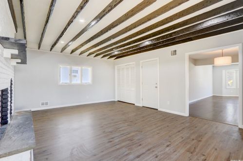 14 Gannet Dr, Commack NY 11725-4903 exterior