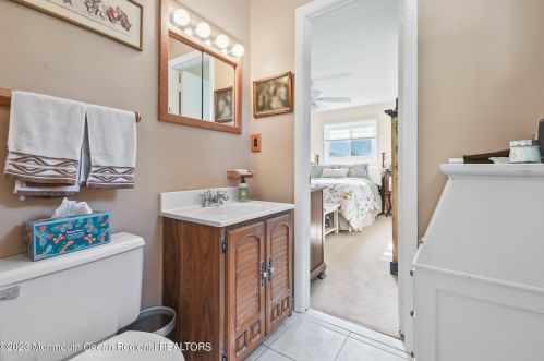 13 Lloyd Ave, West Long Branch NJ 07764-1130 exterior