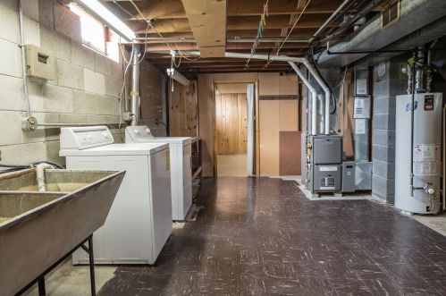 1336 87 St, Milwaukee WI 53214-4358 exterior