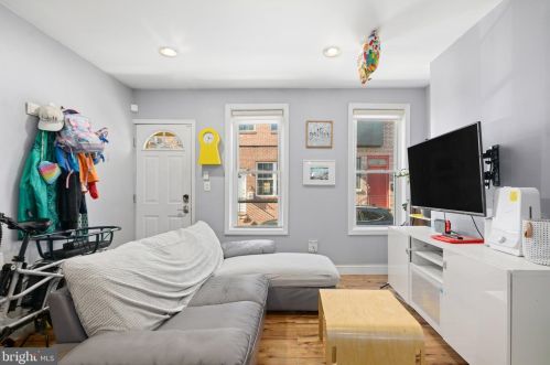 427 Daly St, Philadelphia PA  19148-5702 exterior