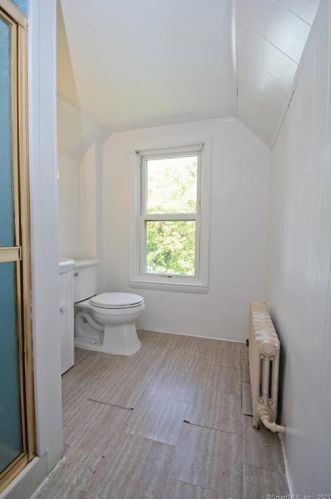 111 Spg St, Windsor Locks CT 06096-2208 exterior