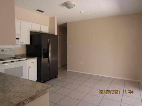 130 Wisteria Ave, Fort Pierce FL 34982-5907 exterior