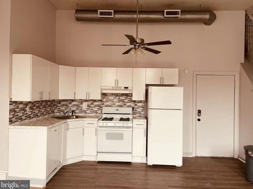 1129 Broad St, Philadelphia PA  19147-4434 exterior