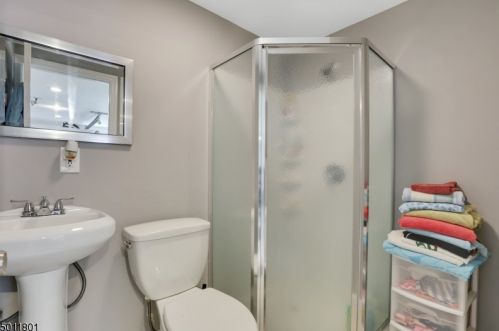 84 Mcclellan Ave, Livingston NJ 07039-1334 exterior