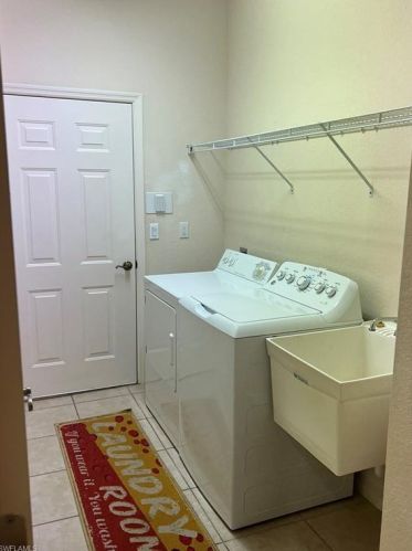 18463 Royal Hammock Blvd, Naples FL 34114-8931 exterior